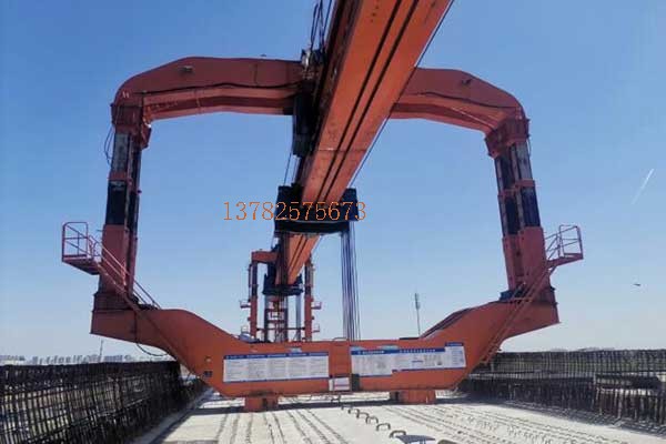900噸輪胎提，900噸液壓運(yùn)梁車(chē)